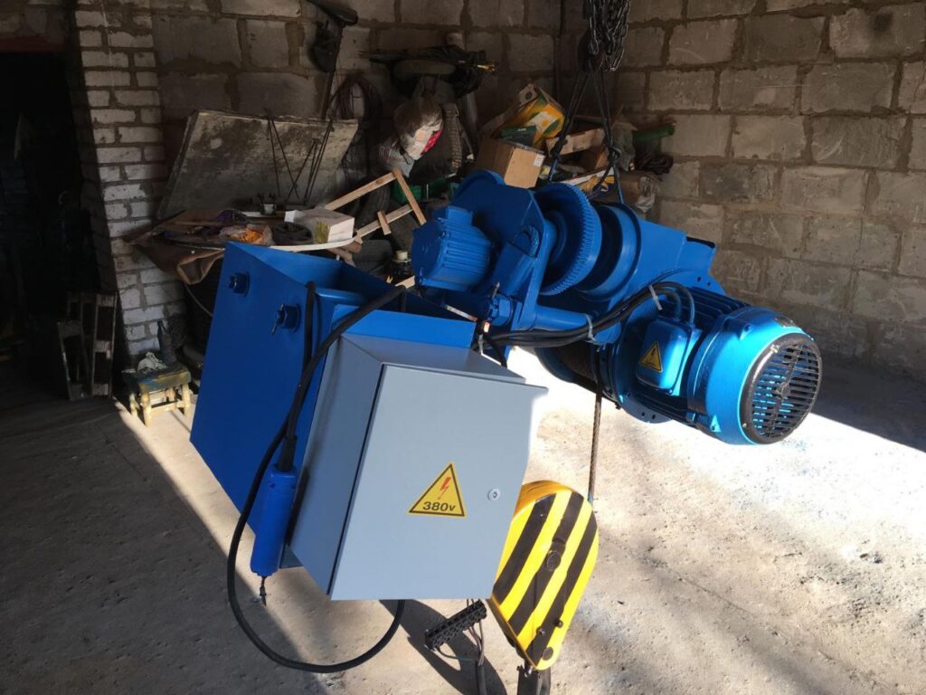 Тельфер с уменьшенной строительной высотой 3,2 тонны подъем 9м Болгарский