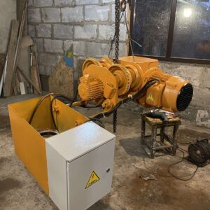 Тельфер зі зменшеною будівельною висотою 500 кг  підйом 9м Болгарський